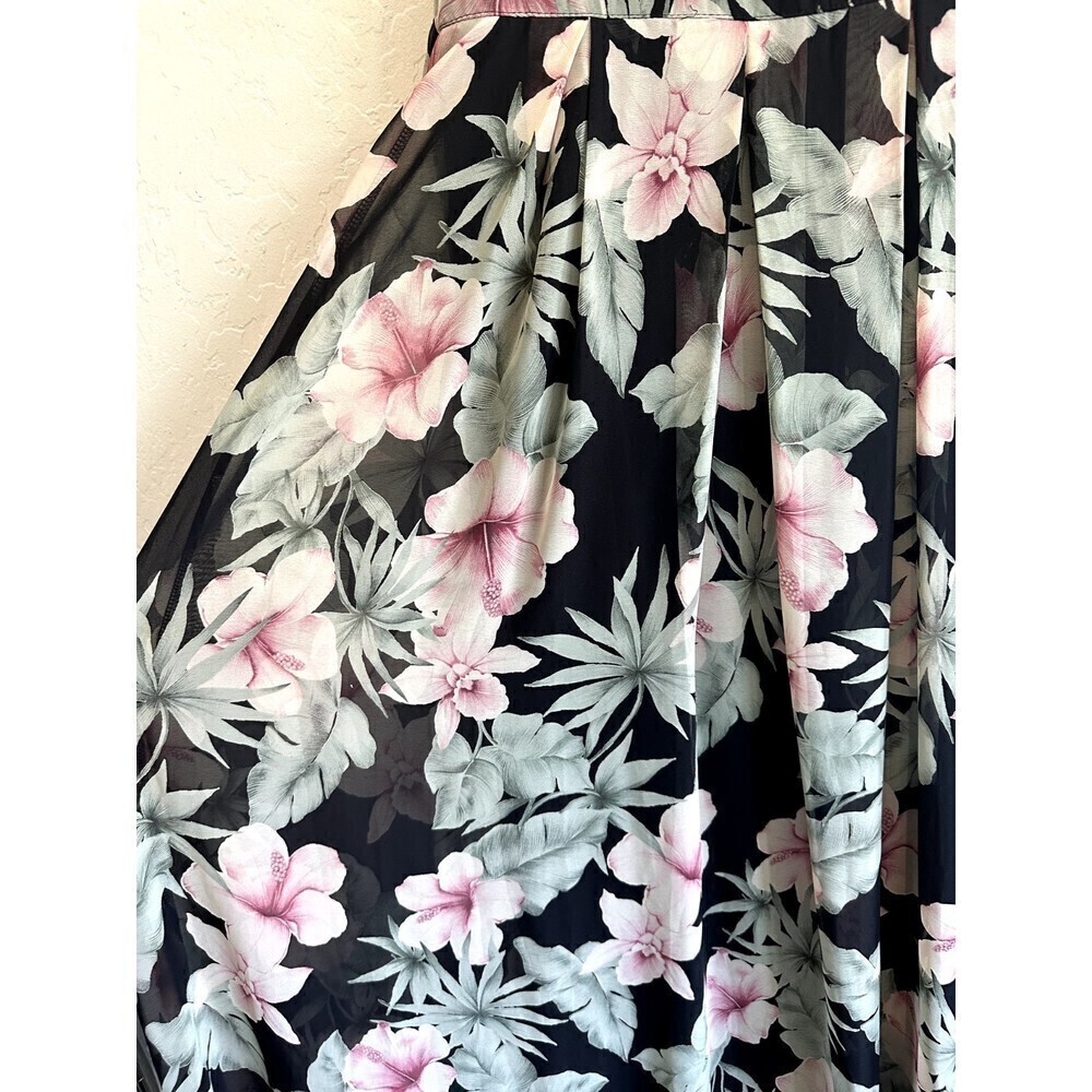 Lulu’s Woman's Sleeveless Floral Maxi Dress Size M Travel Vacay Boho Event - Picture 14 of 16